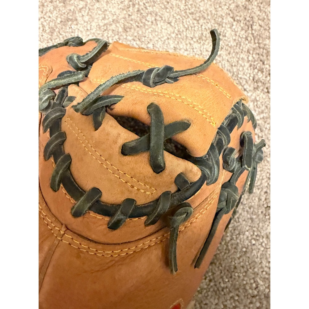 Rawlings‎ RCM30T Lite Toe Baseball Catcher Mitt Gold Glove Autographed Joe Mauer - Picture 8 of 9